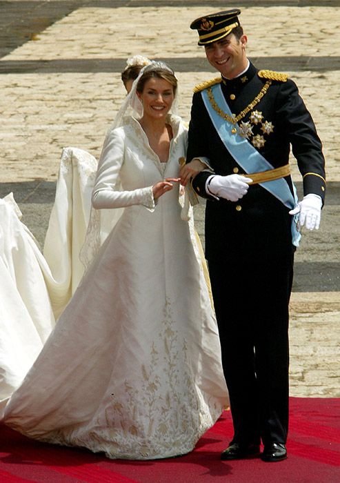 queen letizia wedding dress