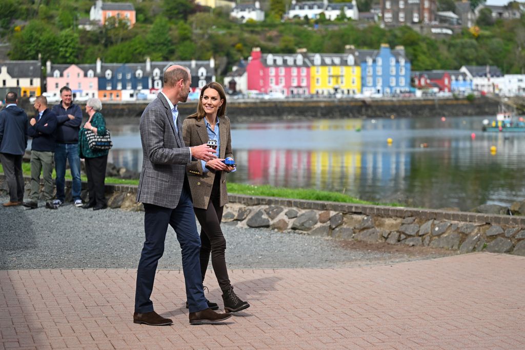 William and Kate walk along the coastline of Tobermory