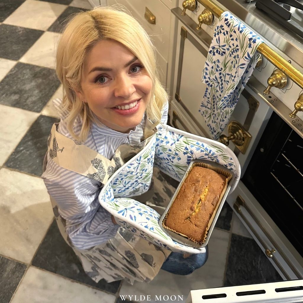 Holly Willoughby pulls a banana loaf out of the oven at her £3million London home