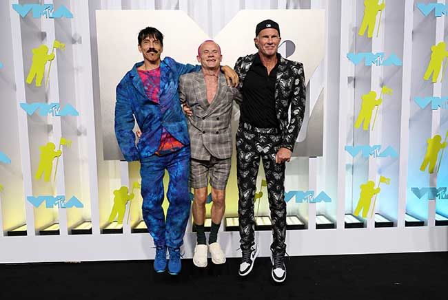 mtv vmas 2022 red carpet red hot chilli peppers
