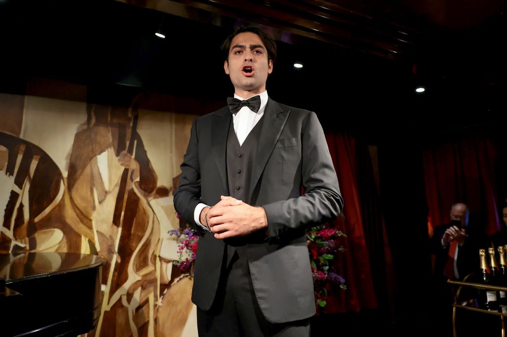 Matteo Bocelli singing