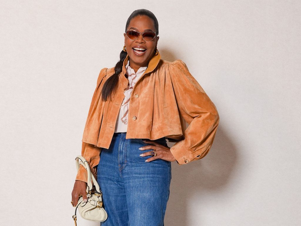 photo d'Oprah Winfrey en veste courte et lunettes de soleil pfw