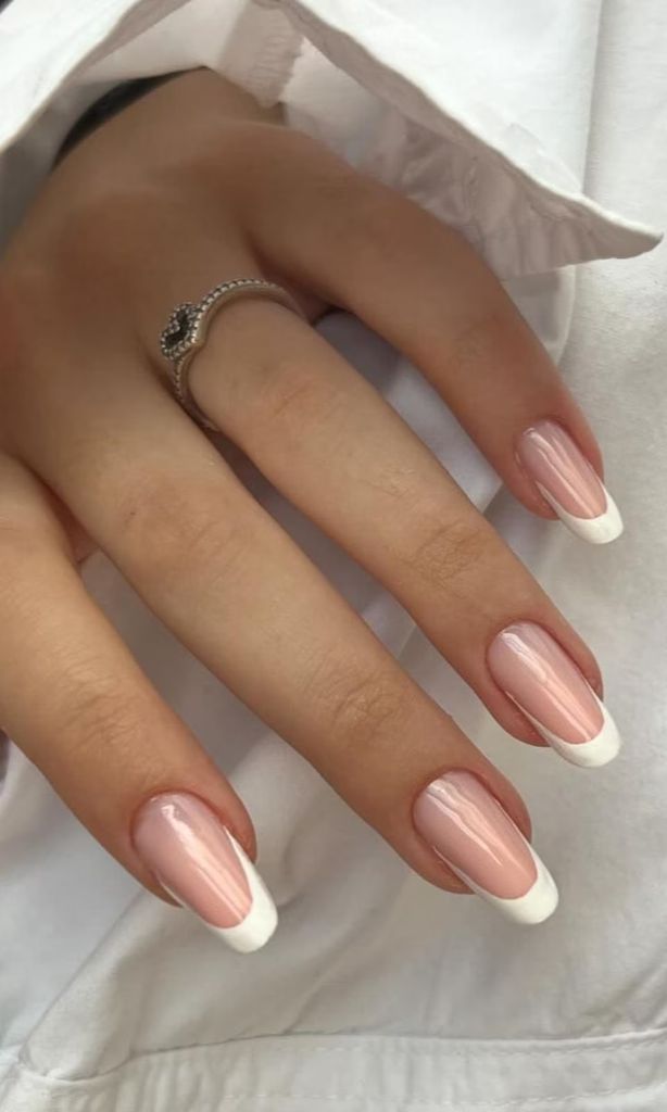  french manicure grandmacore nails.