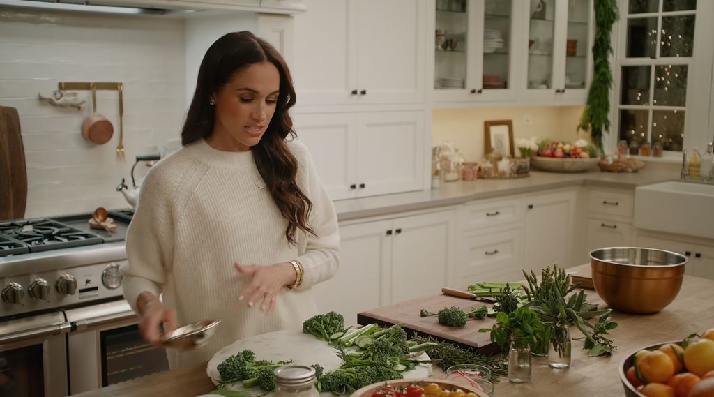 Meghan Markle cream jumper