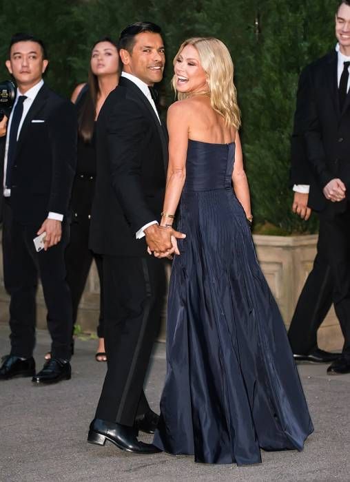 kelly ripa and husband mark consuelos