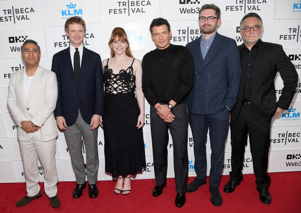 Nick Mohammed, Alexander Owen, Bryce Dallas Howard, Orlando Bloom, Ben Ashenden et Colin Trevorrow ont assisté à la première de la couverture profonde lors du festival Tribeca 2025 