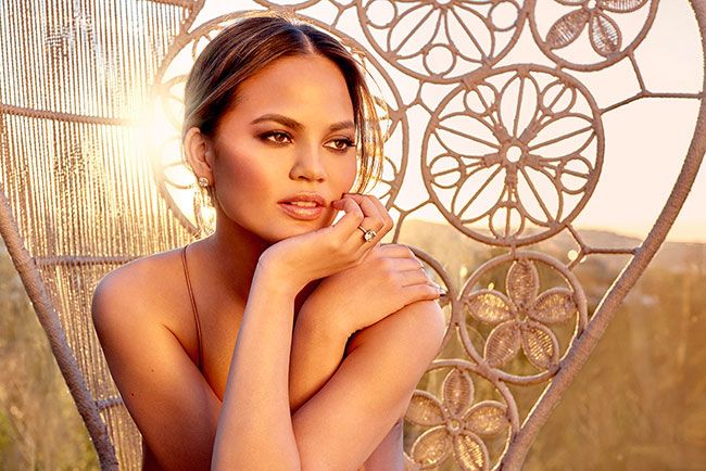 Chrissy Teigen is known for her playful approach to make up