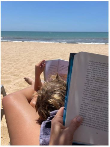 holly willoughby son beach reading