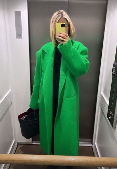 vogue williams green coat selfie