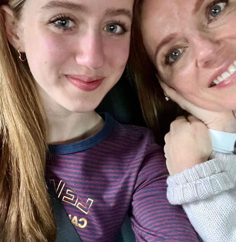 Geri in selfie with teen daughter Bluebell