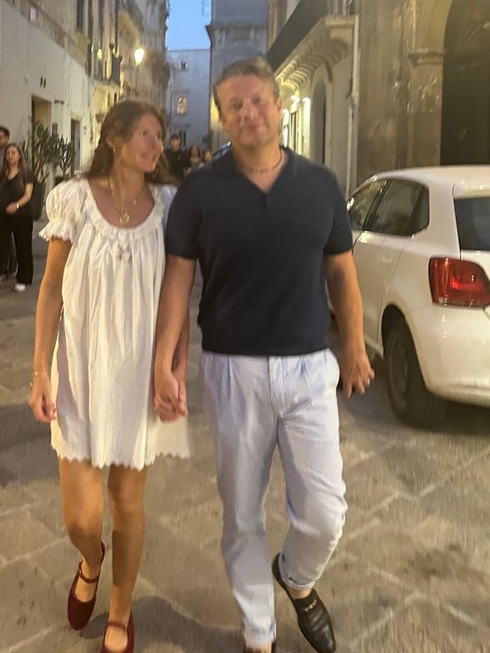 Jamie and Jools enjoying an evening stroll