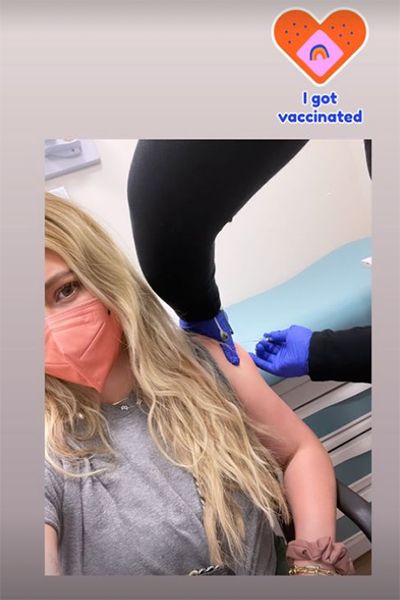 hilary duff gets vaccinated
