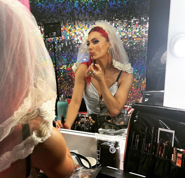 dianne buswell hen party