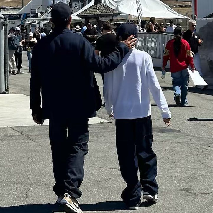 orlando bloom and son flynn walking