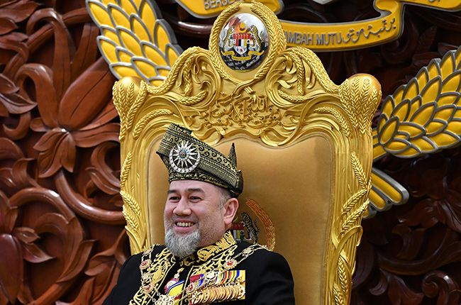 malaysia king on throne