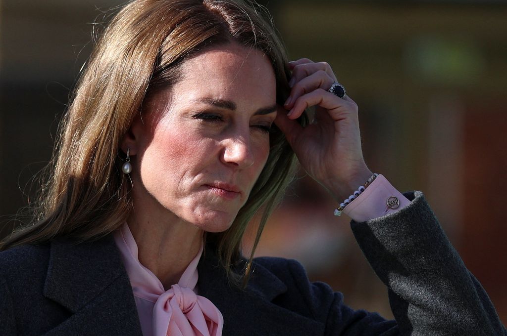 Kate Middleton wearing friendship bracelet with Bebe King's name