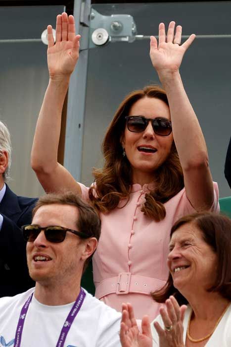 kate middleton mexican wave