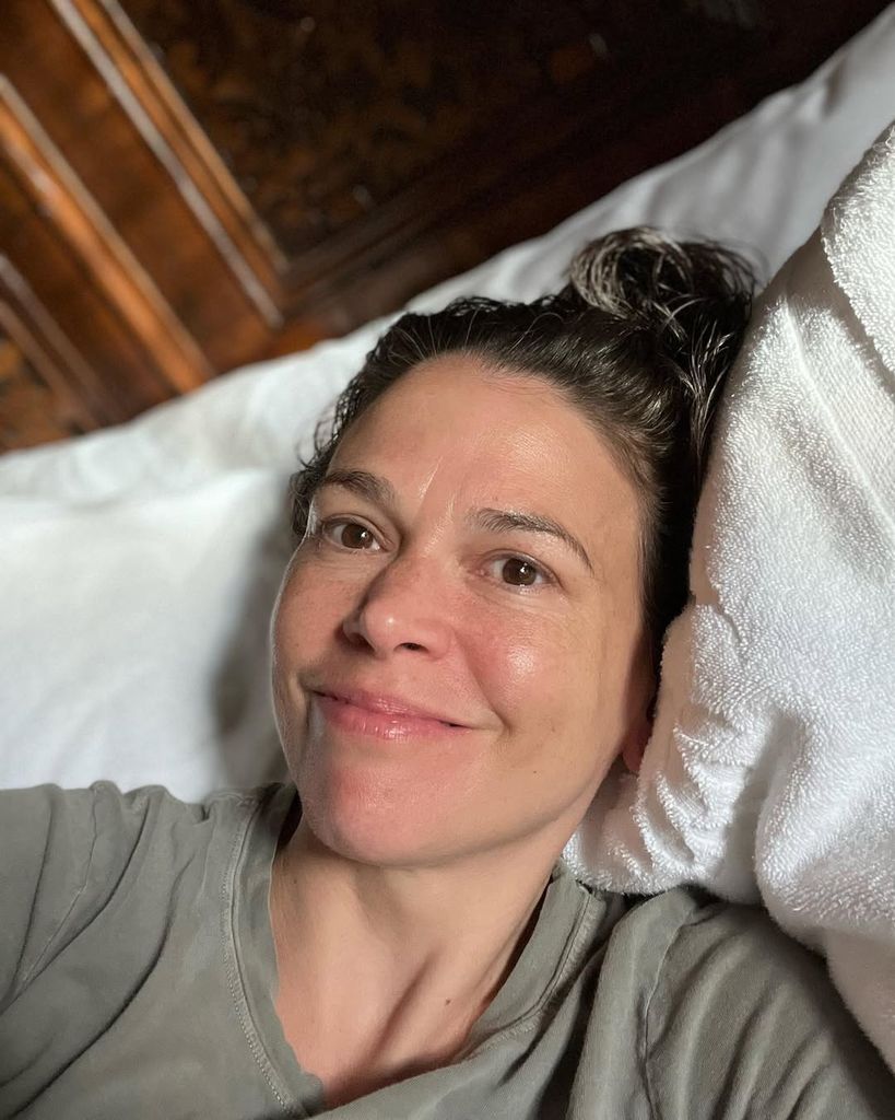 Sutton Foster makeup free