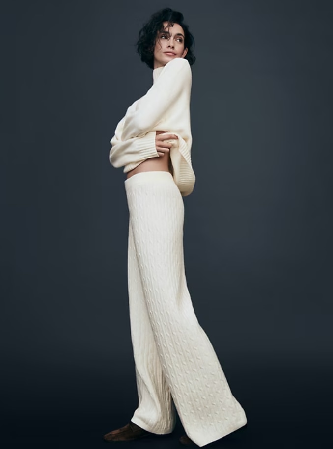 Meghan Markle Gap 2 piece CashSoft set