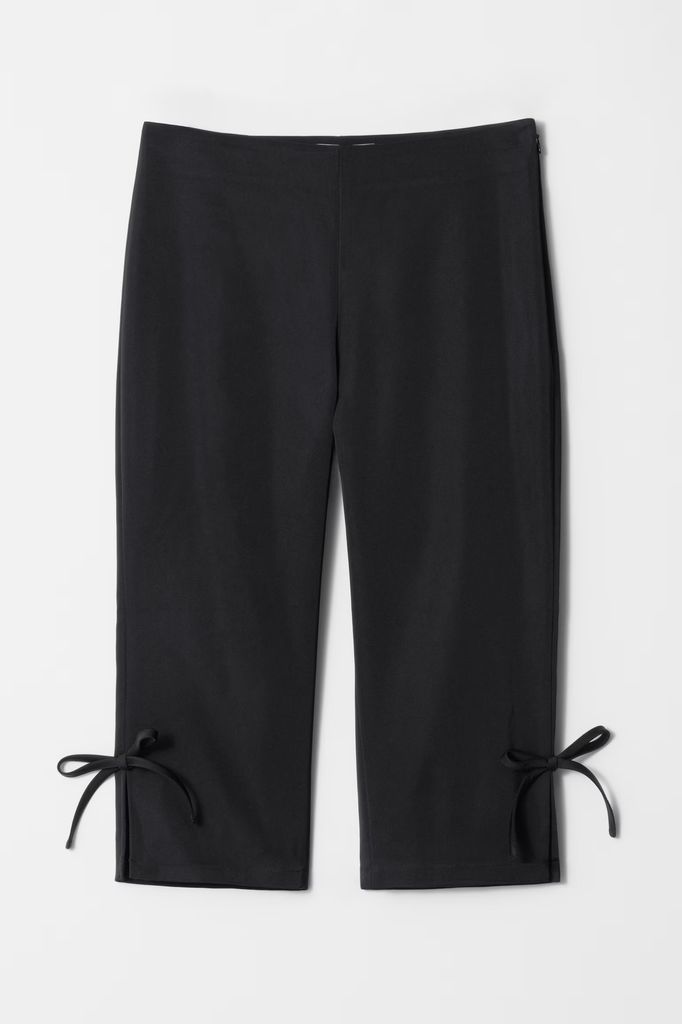 Ribbon-Detailed Capri Trousers