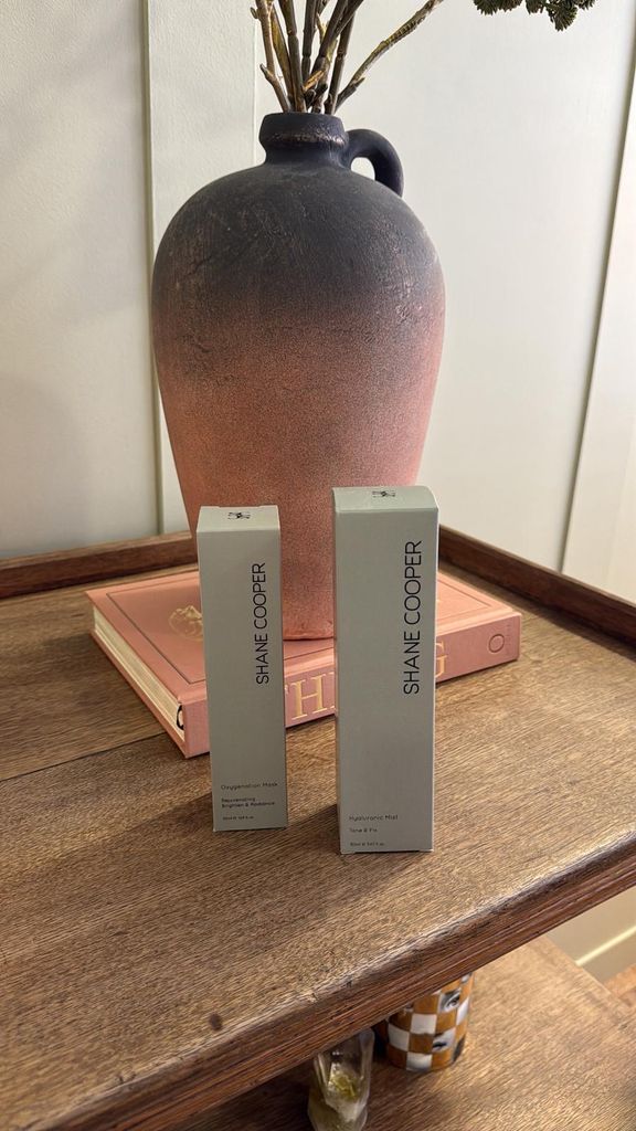 Lily Allen often has facials by Shane Cooper which keeps her skin looking fresh