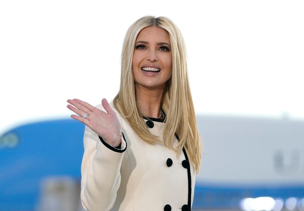 ivanka trump waving