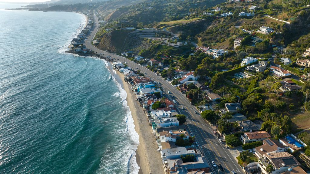 Shocking Before And After Photos Of La Amid Devastating Wildfires Hello