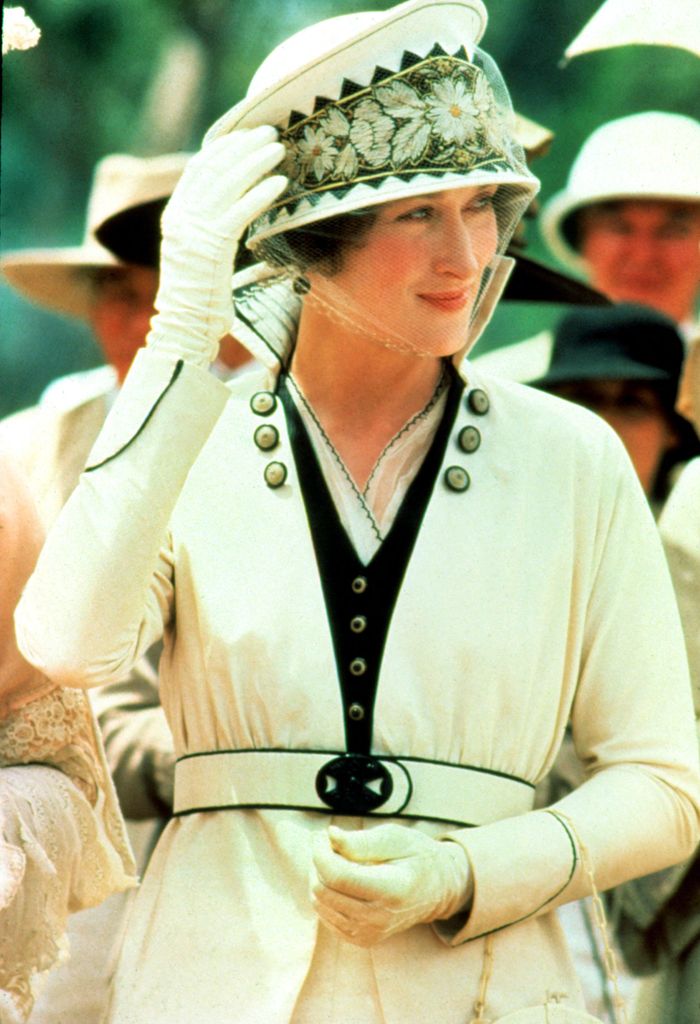 Les secrets vestimentaires de Downton Abbey, Peaky Plinders et des plus grandes stars d'Hollywood révélés 2 HORS D'AFRIQUE, Meryl Streep, 1985