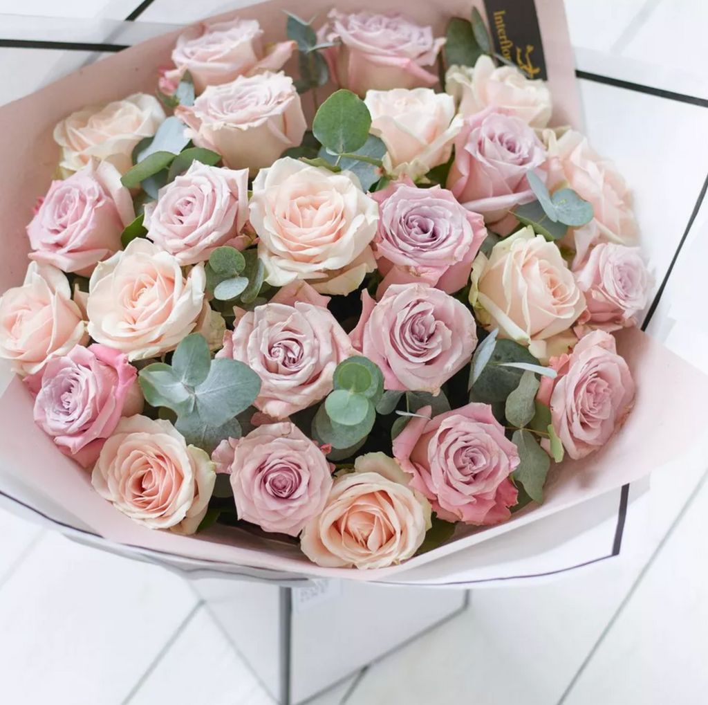 Pink roses interflora