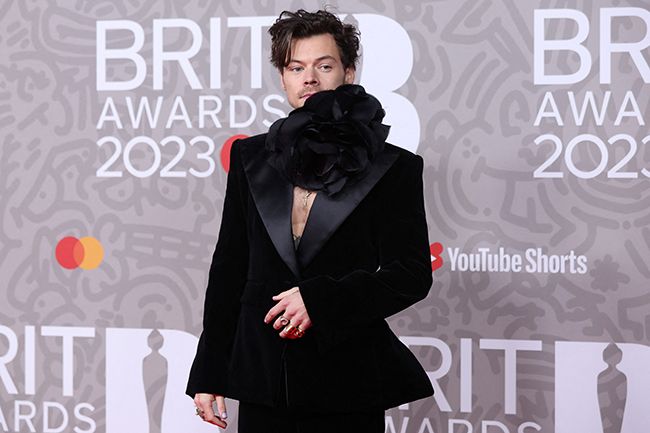 Harry Styles in black suit at Brit Awards 2023