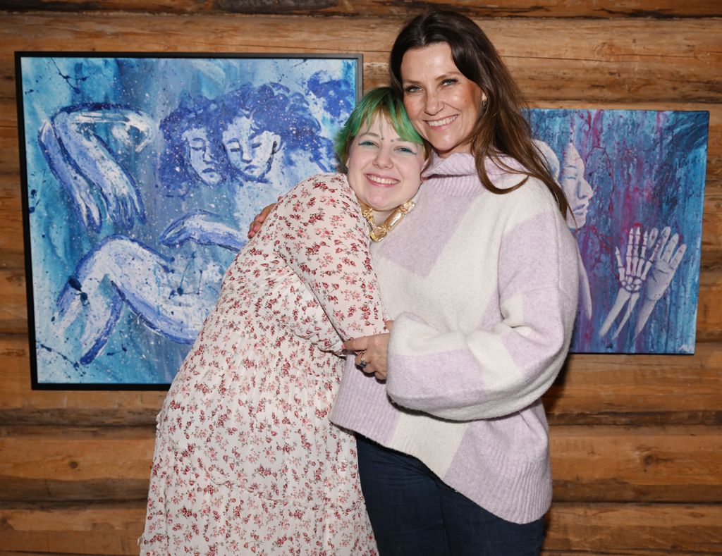 Princess Martha hugging daughter Maud