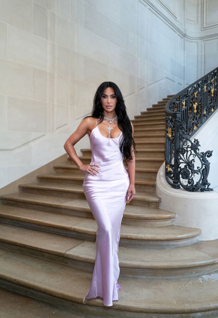 kim kardashian wearing diamonds and pink gown