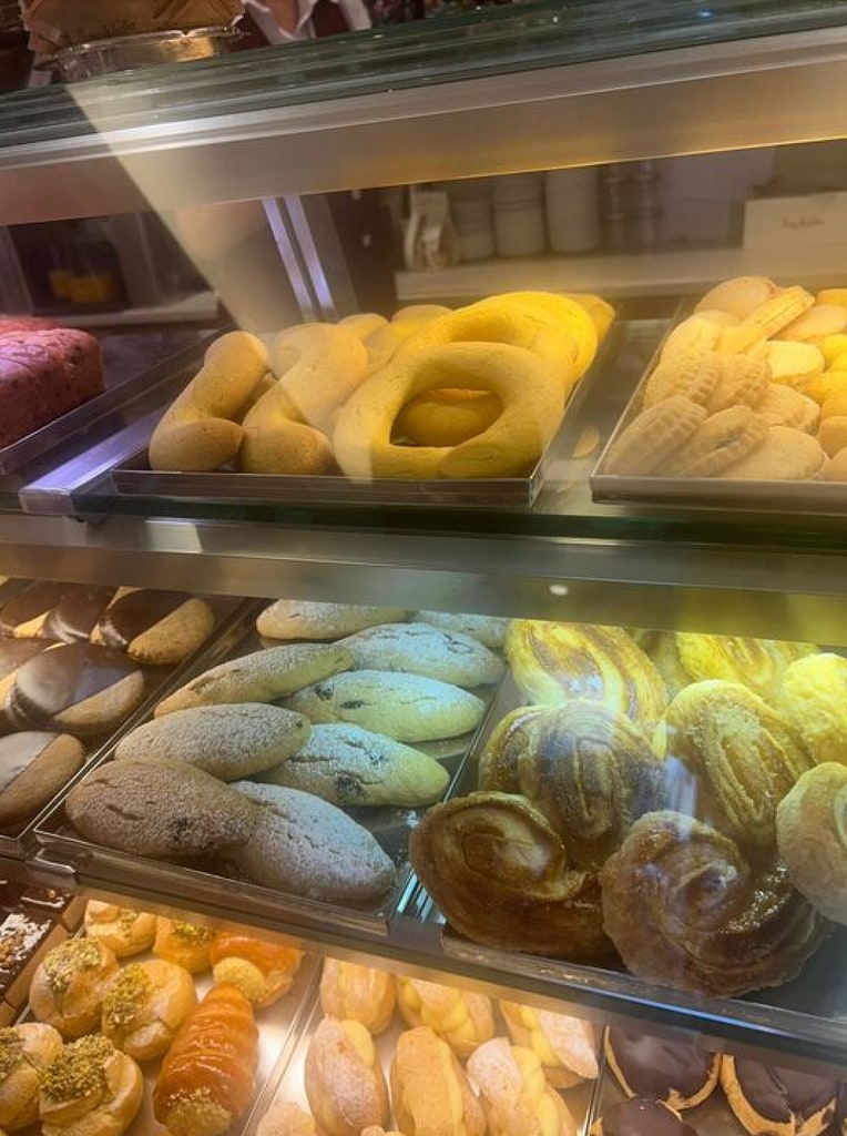 The biscuits from E Rosa Salva