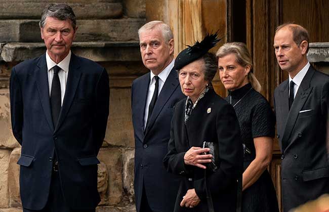 royal family mourning