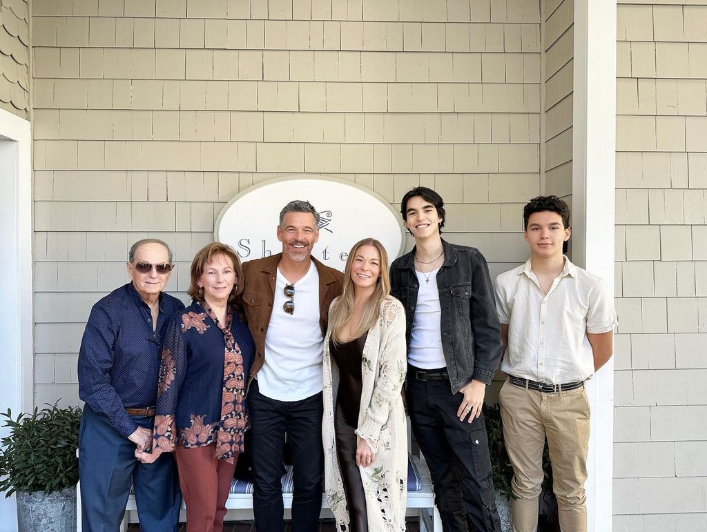 LeAnn rimes with family