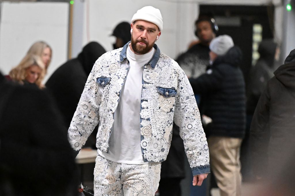 Travis Kelce #87 of the Kansas City Chiefs arrives before playing the Cleveland Browns at Huntington Bank Field on December 15, 2024 in Cleveland, Ohio.