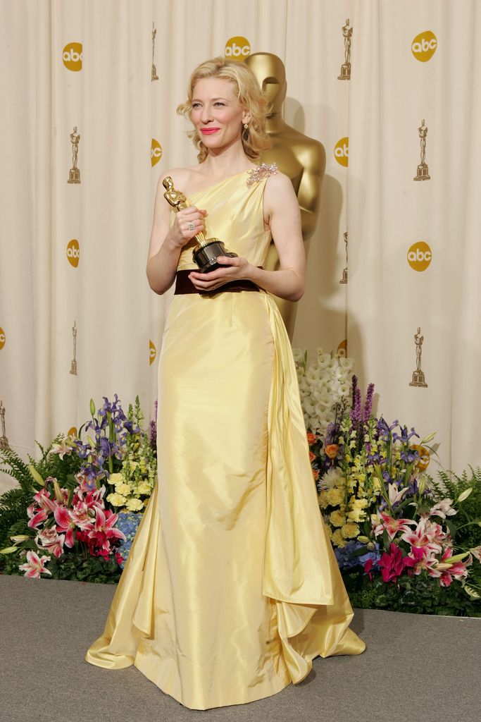 Actress Cate Blanchett poses with her "Best Performance by a Supporting Actress" award for "The Aviator" backstage during the 77th Annual Academy Awards on February 27, 2005 at the Kodak Theater in Hollywood, California.