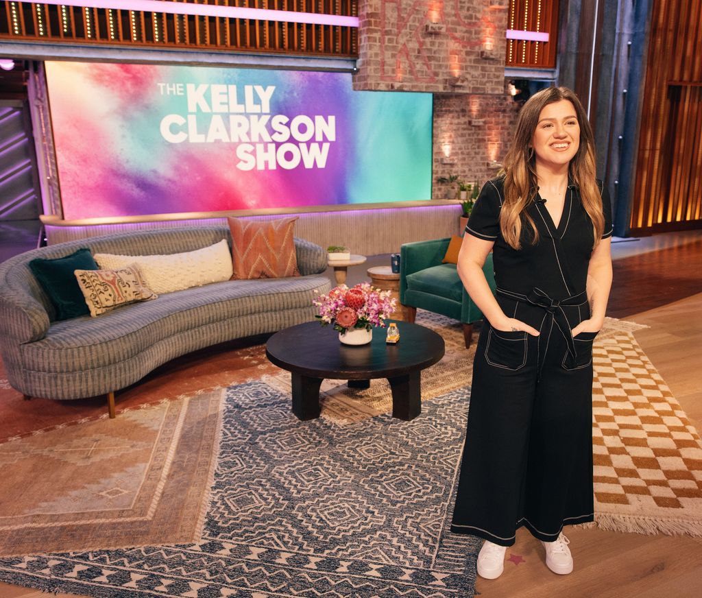 Pink et sa fille Willow donnent des « frissons » aux fans avec un duo émotionnel sur The Kelly Clarkson Show au milieu de leurs débuts en tant qu'animateur – regardez 4 LE KELLY CLARKSON SHOW -- A5086 -- Sur la photo : Kelly Clarkson