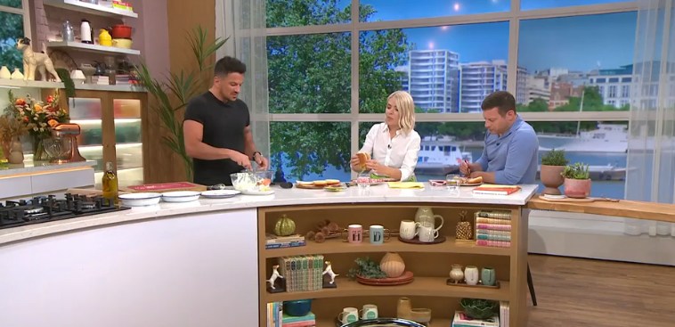 Peter made a healthy chicken burger on This Morning