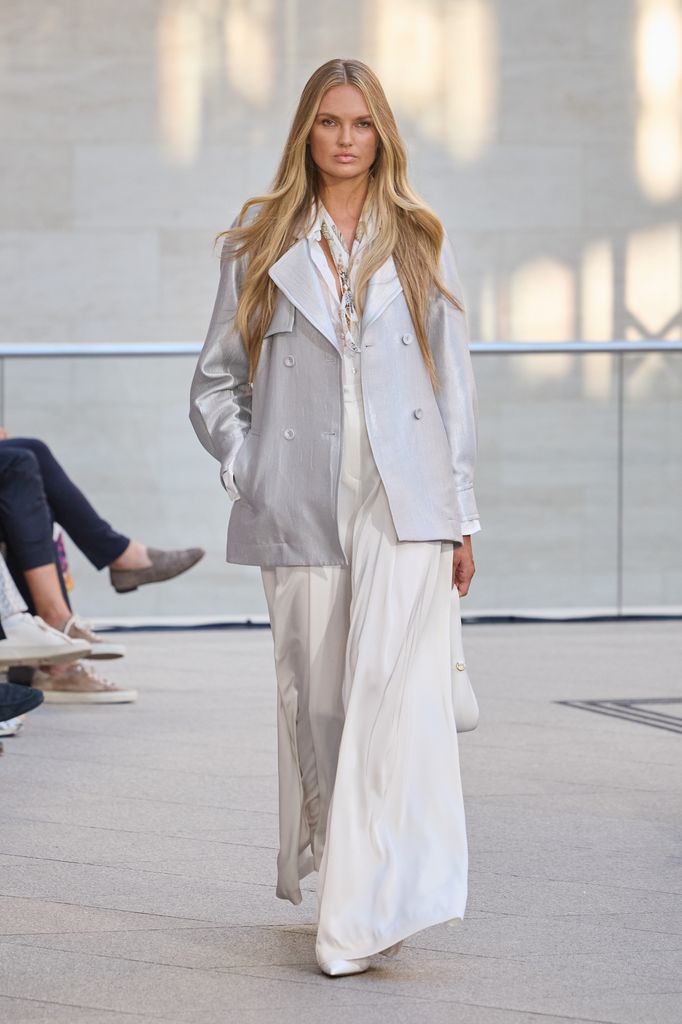 romee strijd in grey suit