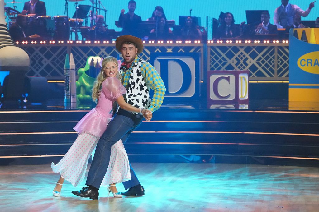 RYLEE ARNOLD, HARRY JOWSEY DANCE TO THE TOY STORY THEME ON DWTS