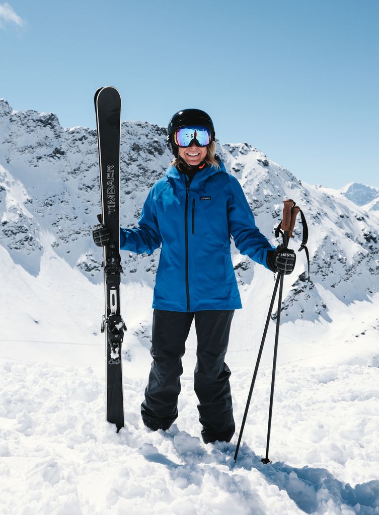 Rent high quality outerwear, midlayers and gloves and they'll deliver directly to your accommodation in the Swiss Alps