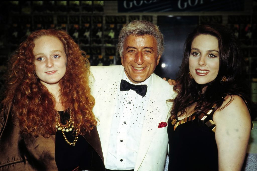 Tony Bennett and his daughters in 1992