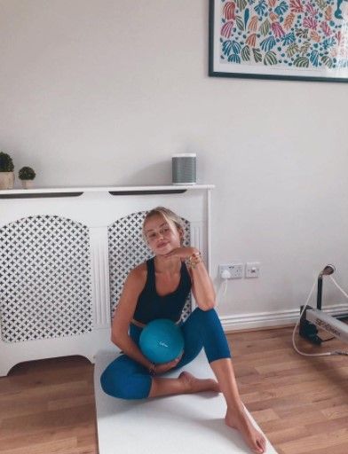 amelia windsor living room 2 z