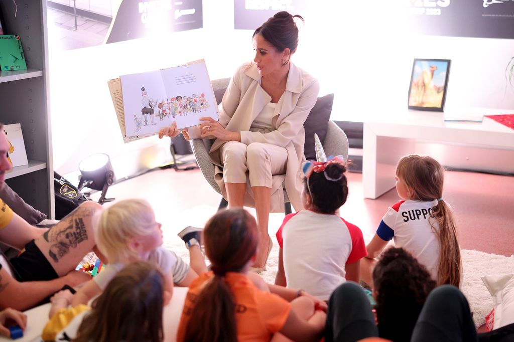 meghan markle reading to kids invictus games 