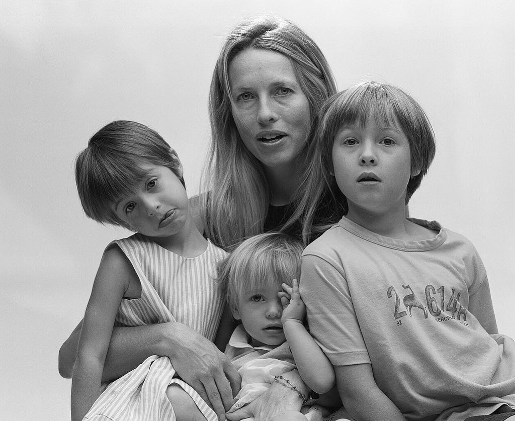 Jobs Laurene Powell avec 3 enfants enfants Photo en noir et blanc