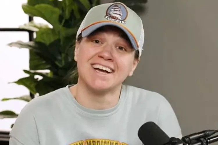 kelly clarkson not wearing makeup