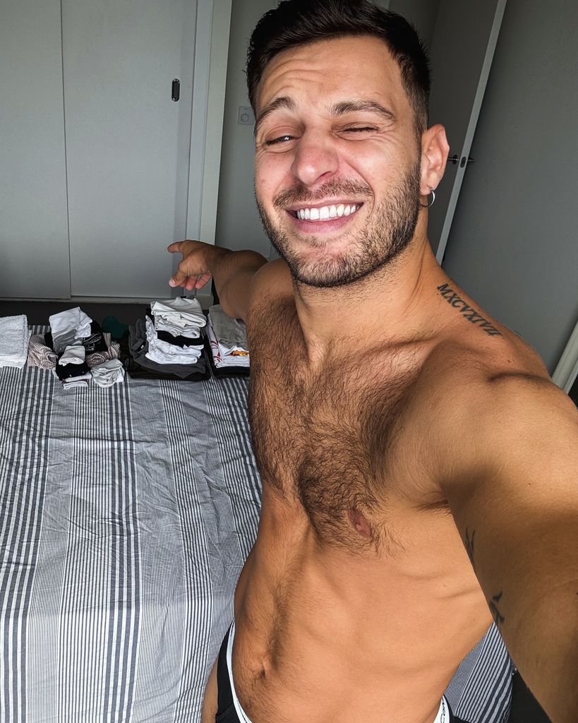 Vito coppola topless selfie in bedroom