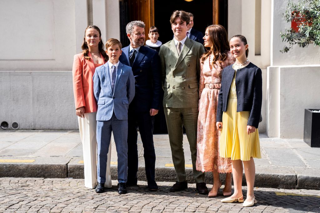 Queen Mary with husband and four kids