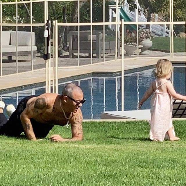 robbie with daughter coco